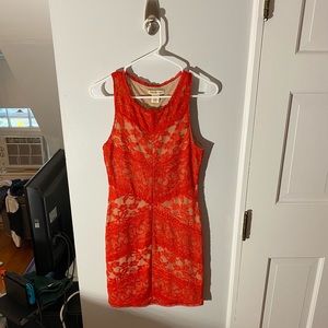 Lace sleeveless red dress